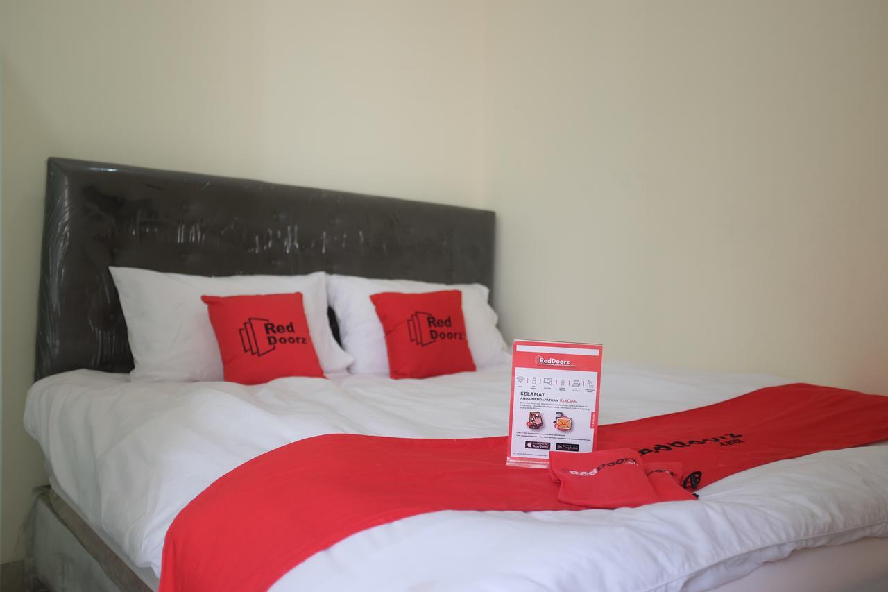 Reddoorz Plus Near Mall Ciputra Jakarta Eksteriør bilde