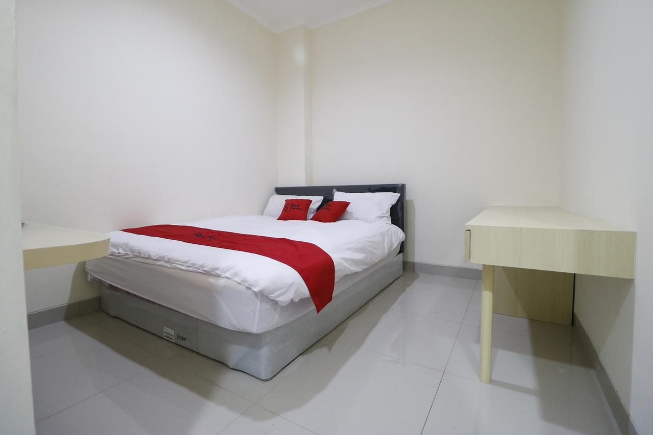 Reddoorz Plus Near Mall Ciputra Jakarta Eksteriør bilde