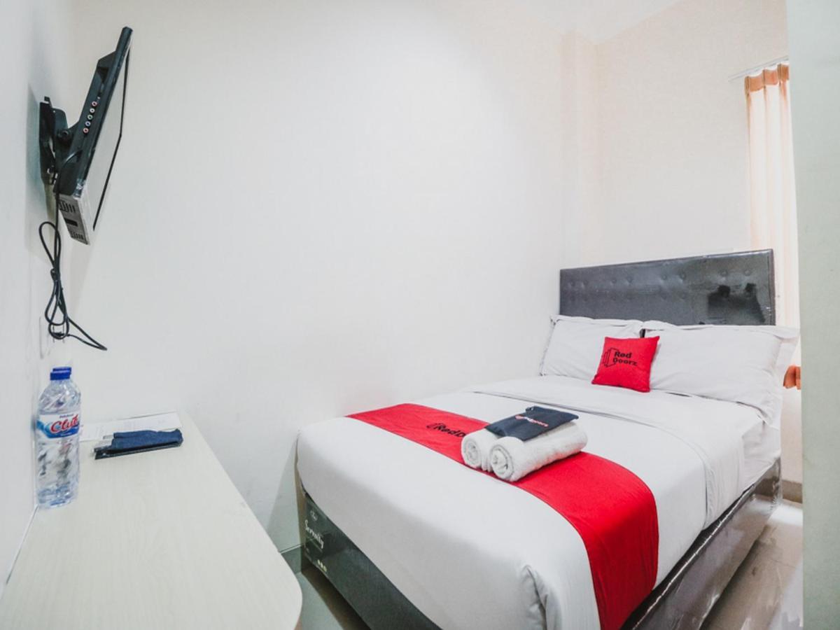 Reddoorz Plus Near Mall Ciputra Jakarta Eksteriør bilde